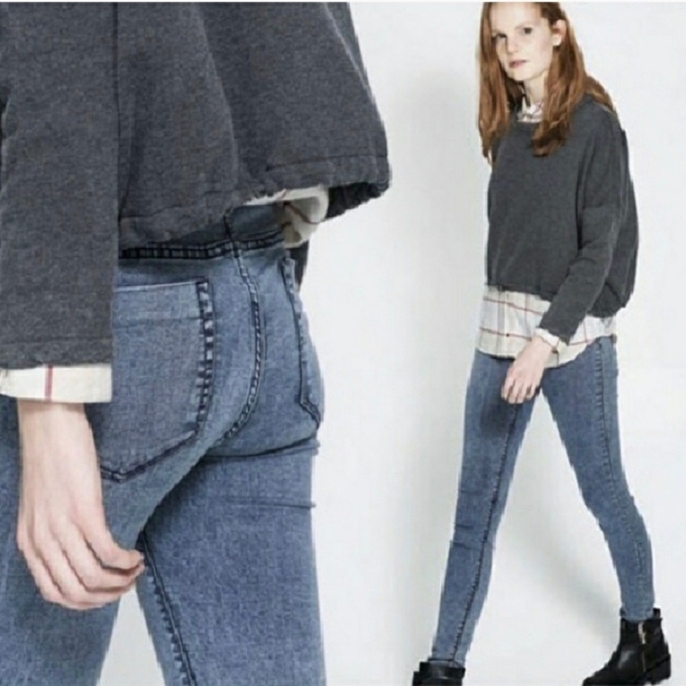 *2/$20* Zara Trafaluc Jeggings in Med Acid Wash, 6 - Picture 1 of 8